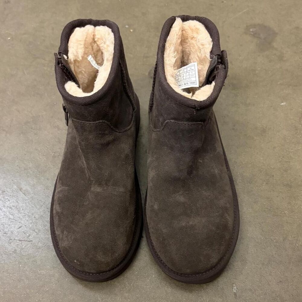 Girls Ugg Adri Mini Brown Boots in size 3
